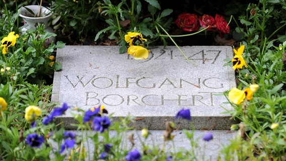 Wolfgang Borcherts Grab in Ohlsdorf